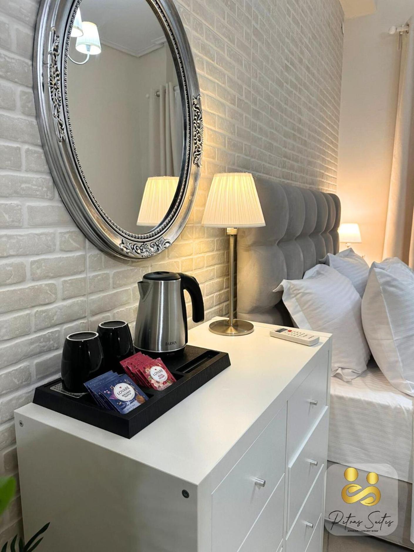 Petras Luxury Suites Atene Esterno foto